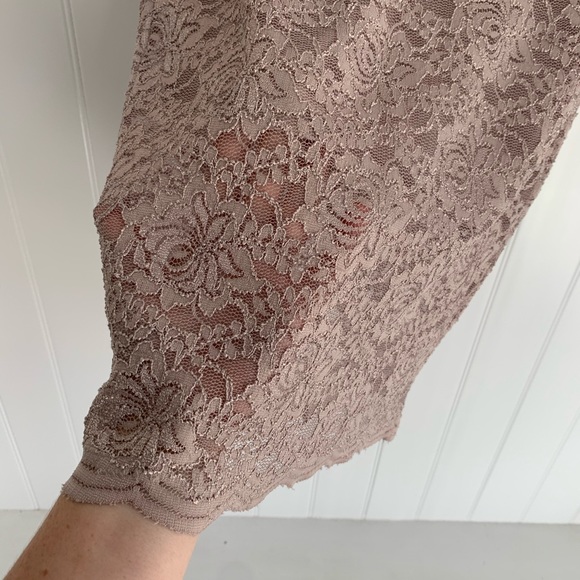 Forever 21 Lace Overlay Pencil Skirt Size Small - Picture 4 of 8